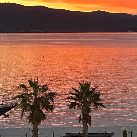 Seafront Apartment Portoferraio Ngoại thất bức ảnh