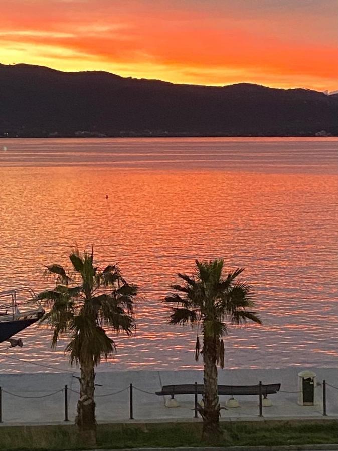 Seafront Apartment Portoferraio Ngoại thất bức ảnh